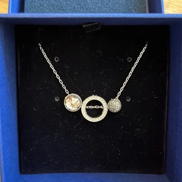 New In Box Swarovski Versatile Hote Crystal Silver Pendant $129 - Picture 8 of 11